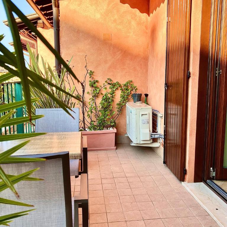 B&B Desenzano Paradise - Camera Deluxe Matrimoniale/Doppia con Letti Singoli con Balcone - 13