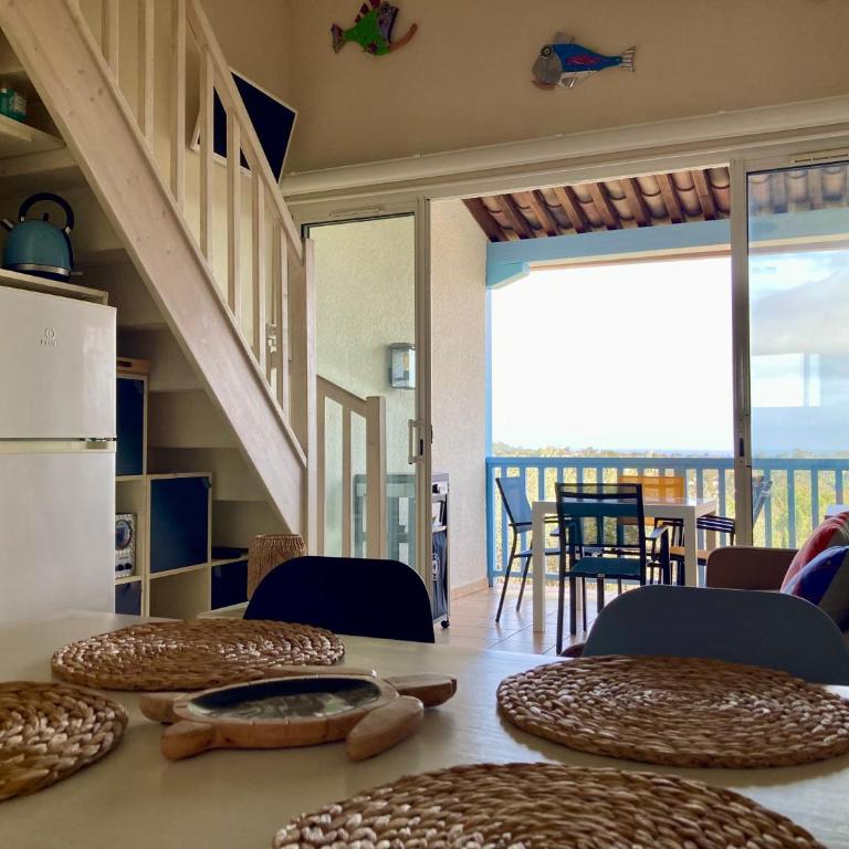 Les Restanques coquelicot vue mer - Two-Bedroom Apartment - 11