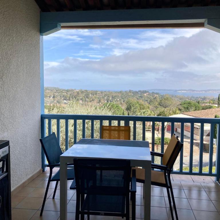 Les Restanques coquelicot vue mer - Two-Bedroom Apartment - 9
