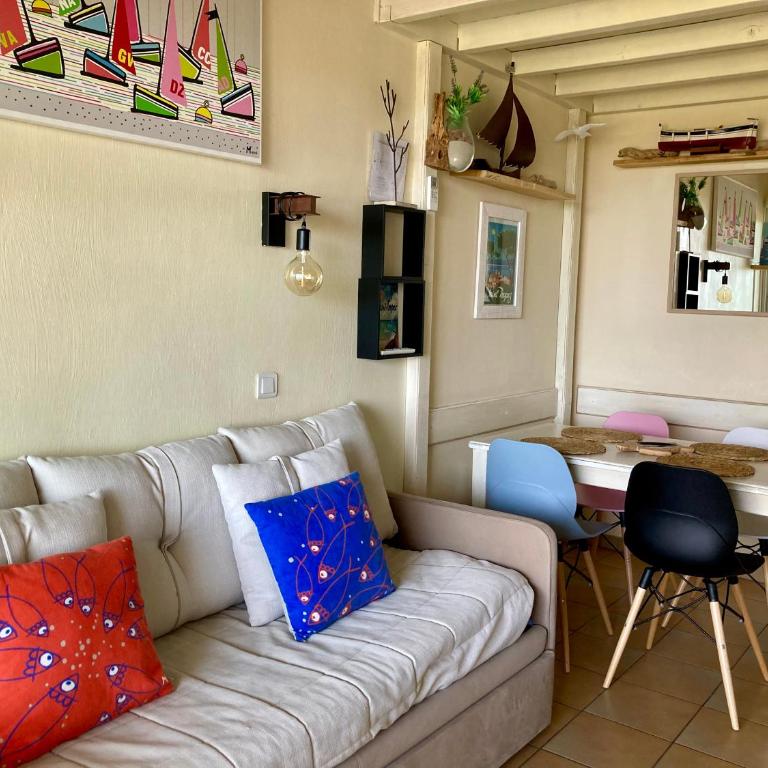 Les Restanques coquelicot vue mer - Two-Bedroom Apartment - 12