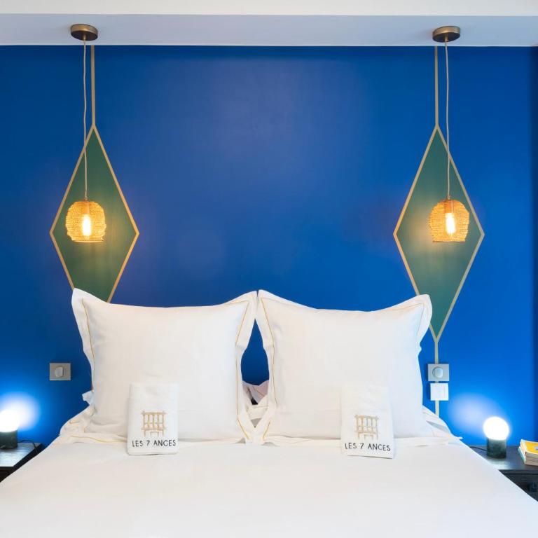 Les Suites 7 Anges - Vue Cathédrale, Parking & Centre Historique Reims - Three-Bedroom Suite SIMON with Terrace - 14