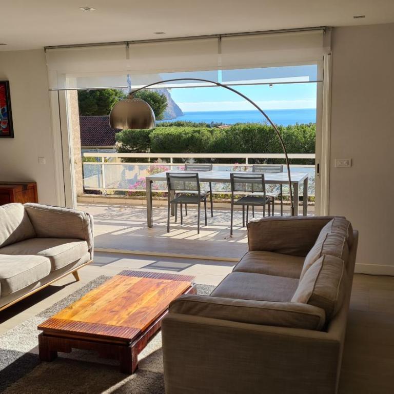 HPC Suites - Cassis Centre - Parking Securisé et Piscine Chauffée - Appartement 1 Chambre - Vue sur Mer - 1