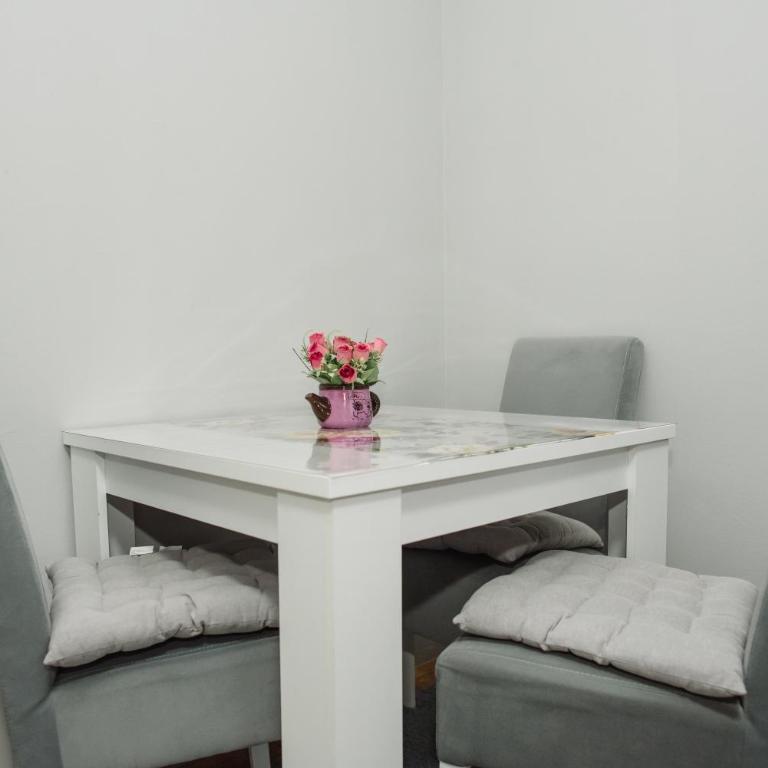 ĐILL 2 APARTMANTS - One-Bedroom Apartment - 4