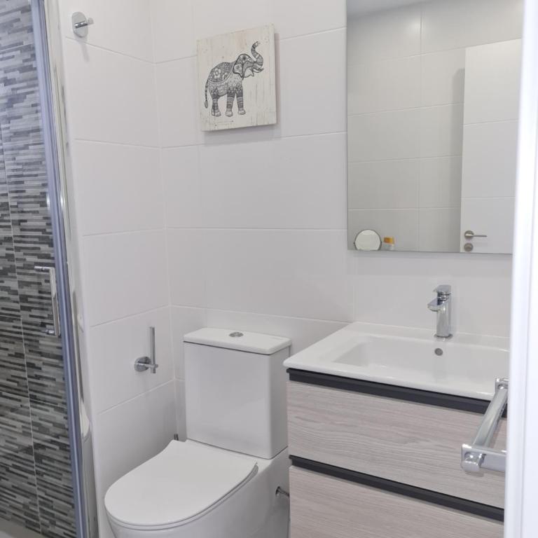 Encantador apartamento residencial con piscina - Two-Bedroom Apartment - 11