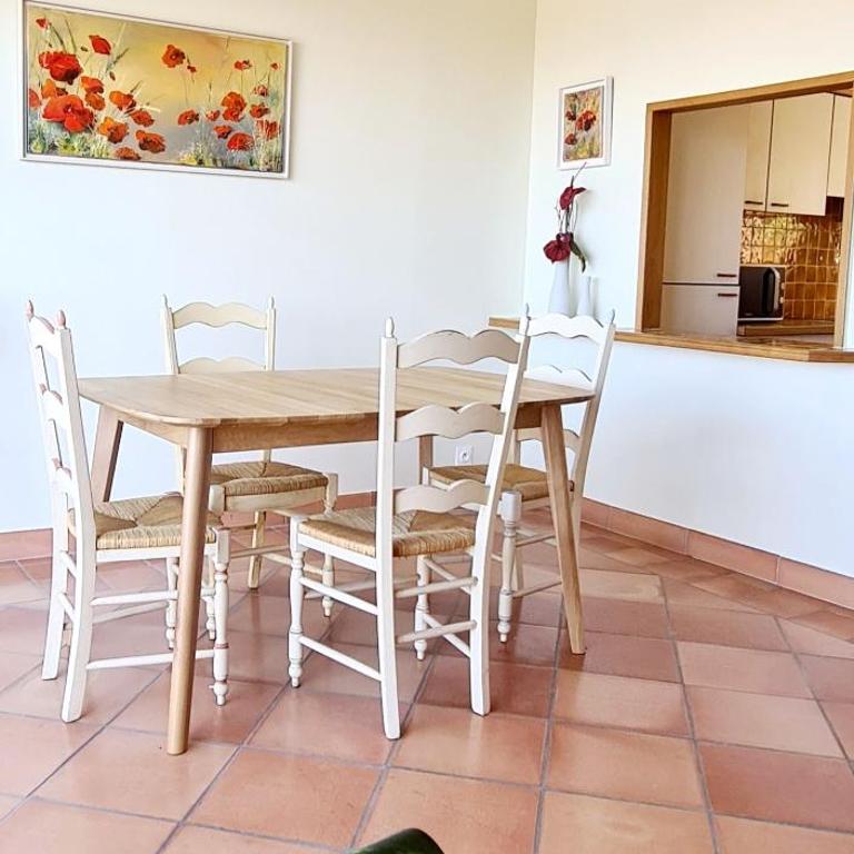 HAMEAU DES AMANDIERS VUE MER - PISCINE, GOLF et TENNIS PRIVE - Appartement 2 Chambres - 12
