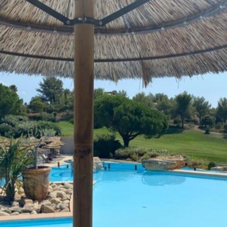 HAMEAU DES AMANDIERS VUE MER - PISCINE, GOLF et TENNIS PRIVE - Appartement 2 Chambres - 20