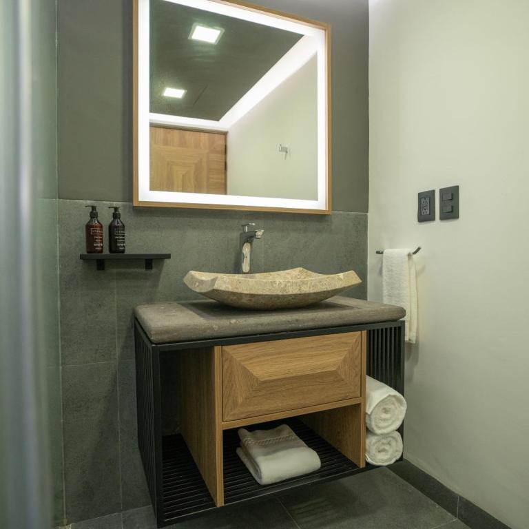 Hotel Patio Santiago - Deluxe Double Room with Two Double Beds - 4