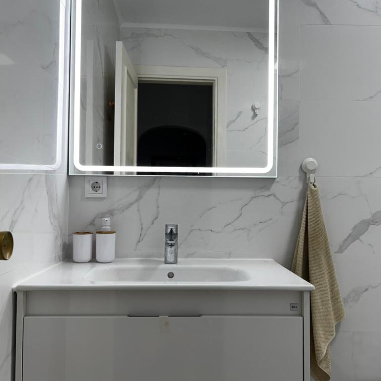 Synergy Apartment, 2 bedroom, City Center BY NAMASTE ELITE - Apartamento - 25
