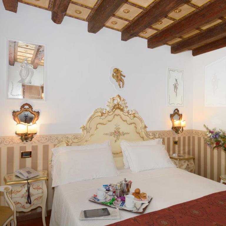 UNAHOTELS Ala Venezia-Adults 16 - Camera Matrimoniale Deluxe - 11