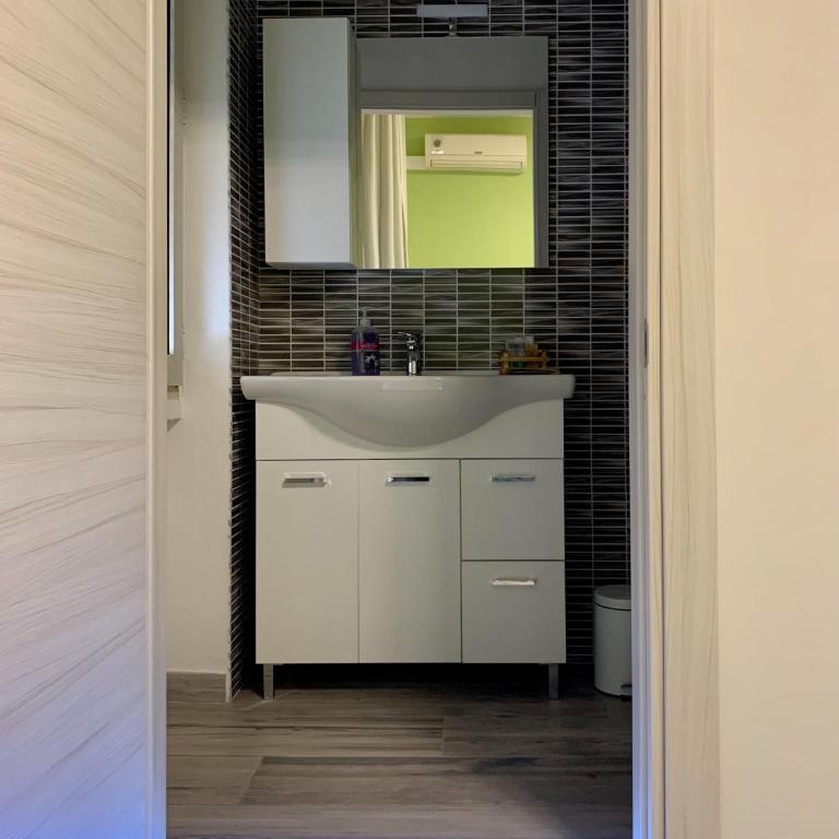 L.ADY HOME - Double Room with Private Bathroom - 3