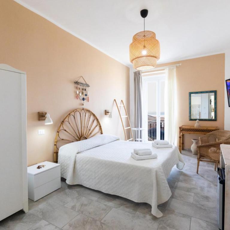 Brezza Marina - King Room with Sea View - 2