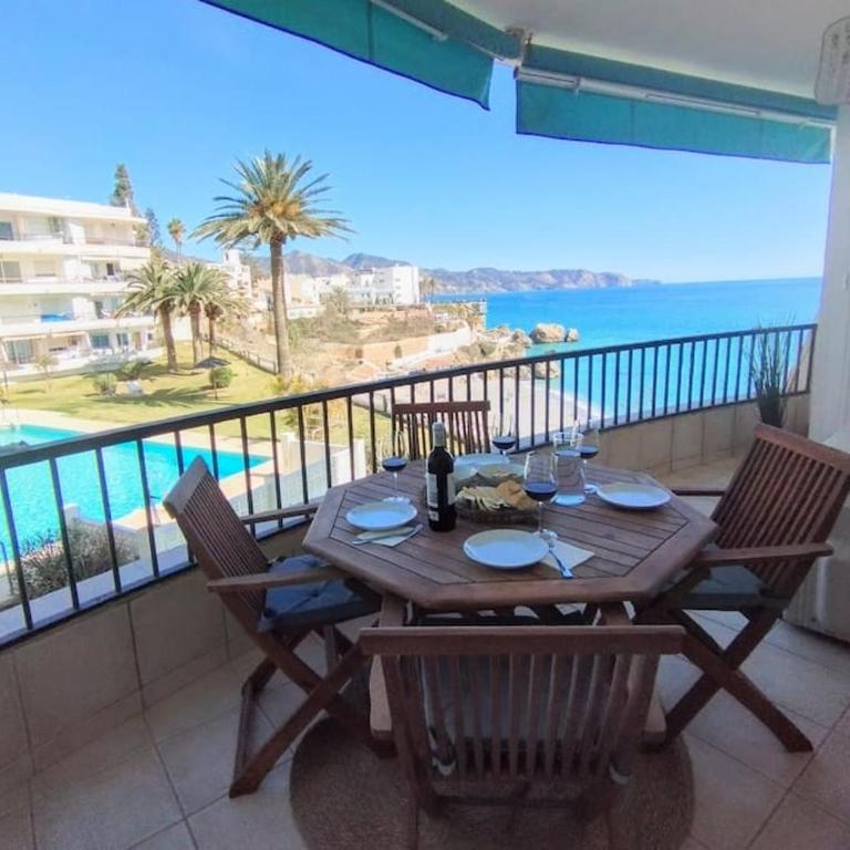 Central 2 bedroom with sea views, Acapulco Playa, Nerja - Apartamento de 2 dormitorios - 1