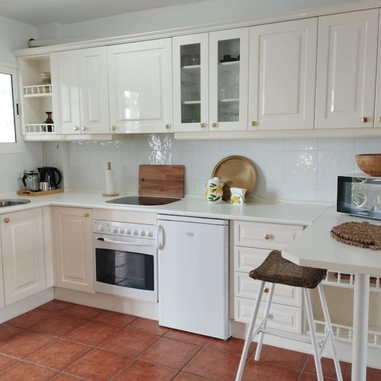 Central 2 bedroom with sea views, Acapulco Playa, Nerja - Apartamento de 2 dormitorios - 4