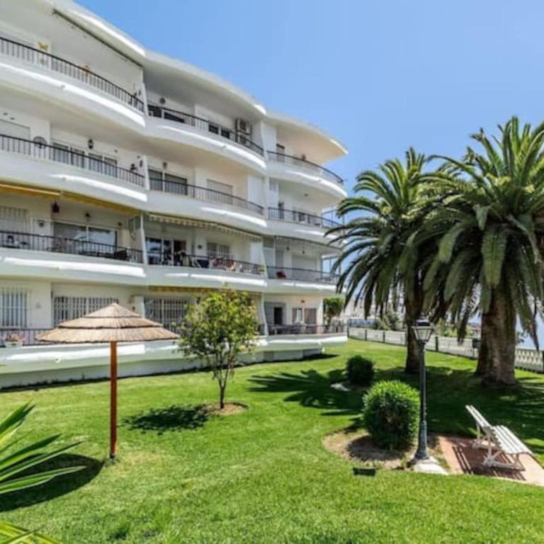 Central 2 bedroom with sea views, Acapulco Playa, Nerja - Apartamento de 2 dormitorios - 7