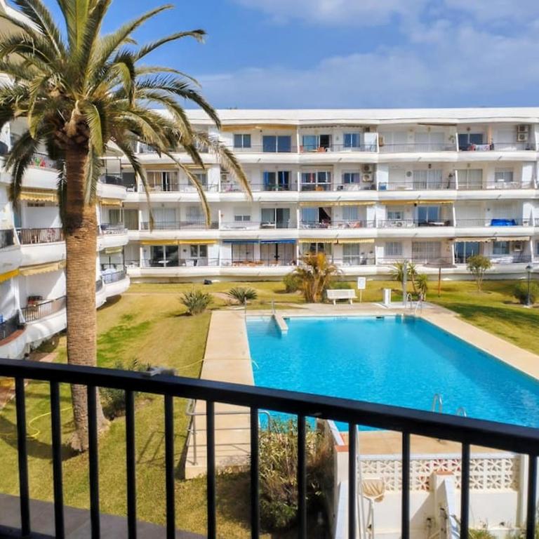 Central 2 bedroom with sea views, Acapulco Playa, Nerja - Apartamento de 2 dormitorios - 10