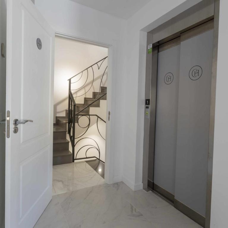 THE CLOCK HOUSE - Luxury Urban Suites - Suite Deluxe - 2