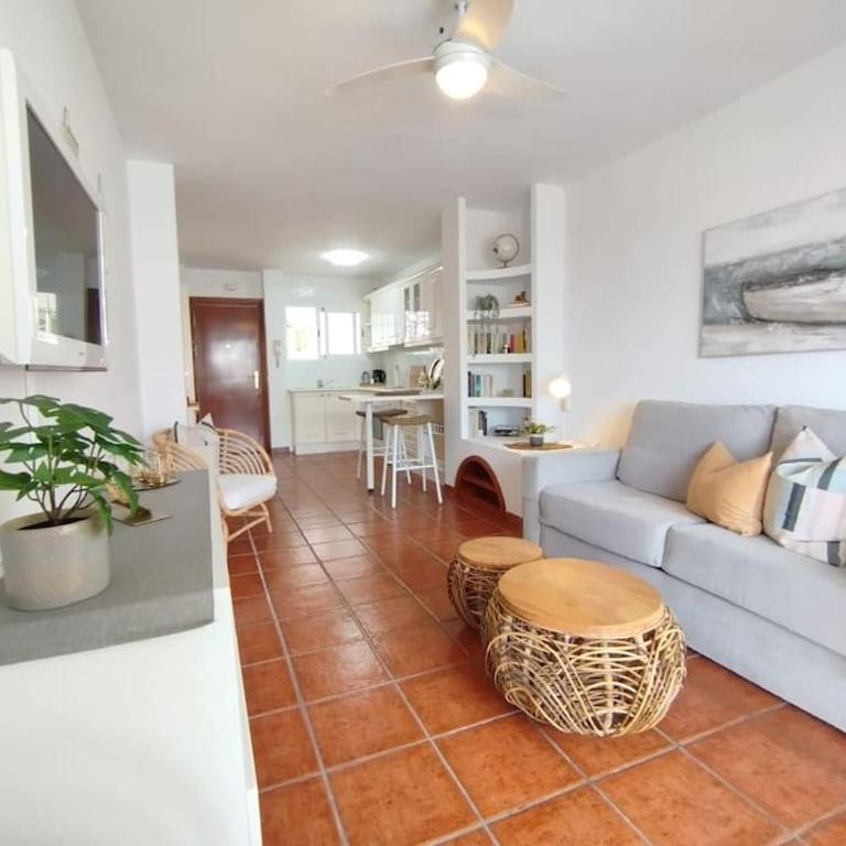 Central 2 bedroom with sea views, Acapulco Playa, Nerja - Apartamento de 2 dormitorios - 13