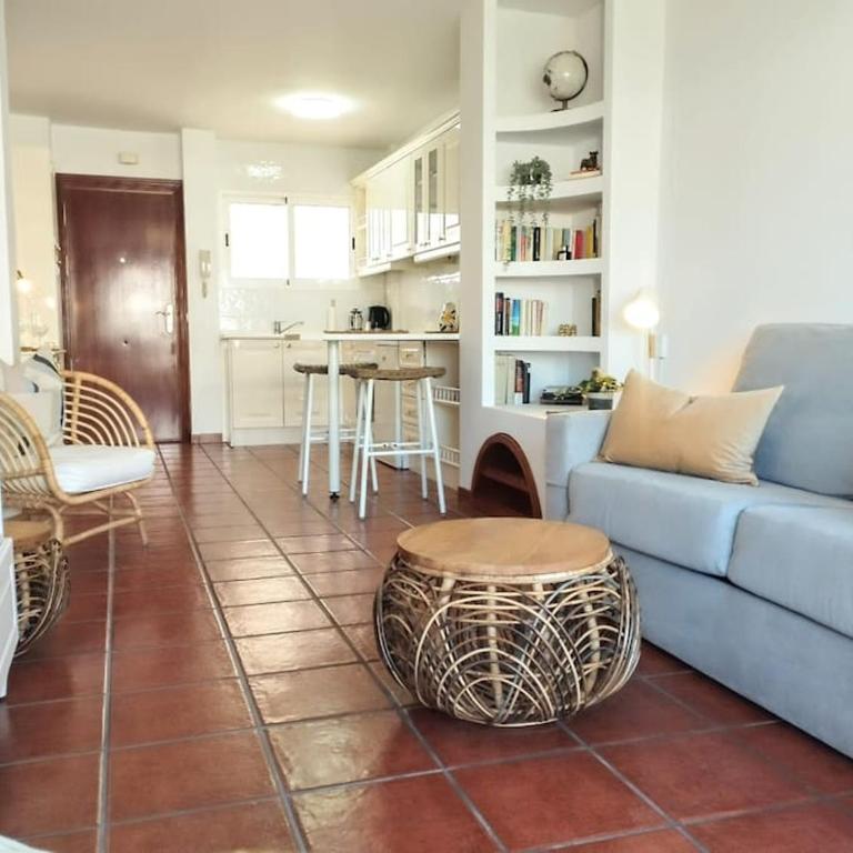 Central 2 bedroom with sea views, Acapulco Playa, Nerja - Apartamento de 2 dormitorios - 14