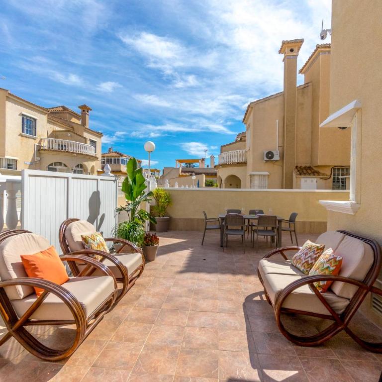Villa Reformada en Residencial Orihuela Costa - Villa de 2 dormitorios - 4