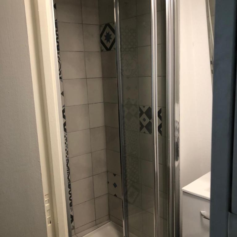 Le Petit Graoully - Chambre Quadruple avec Salle de Bains Commune - 12