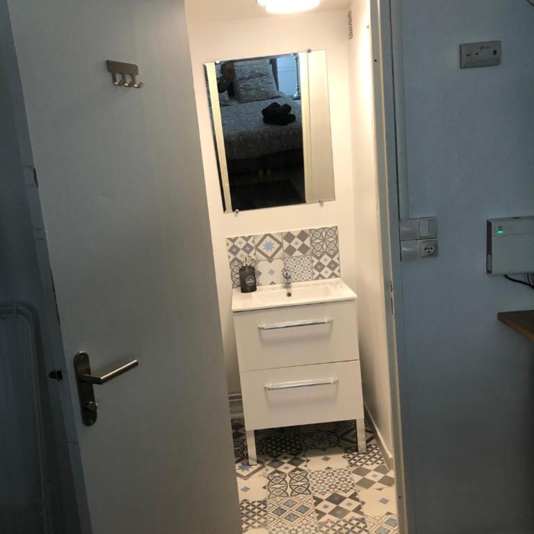 Le Petit Graoully - Chambre Quadruple avec Salle de Bains Commune - 13