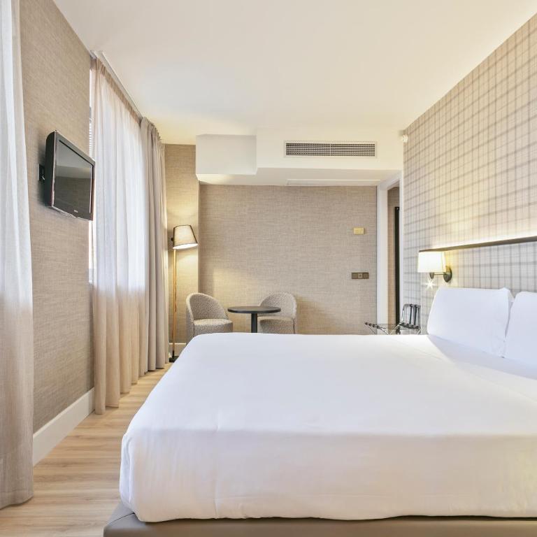 Acta CITY47 - Deluxe King Room - 2