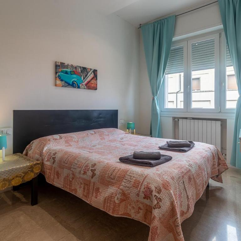 Bologna Bed Station - Double Room with Shared Bathroom - 1