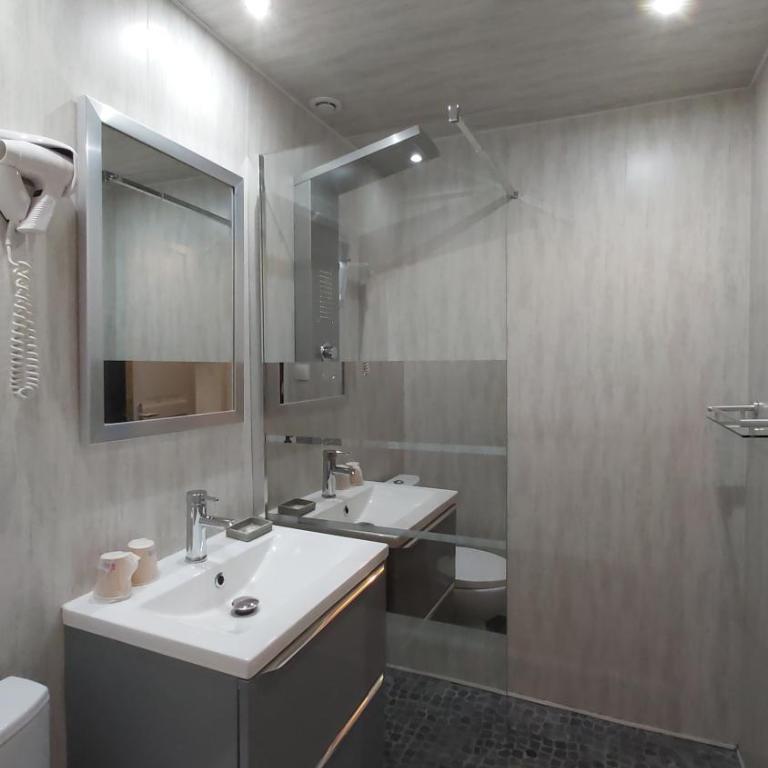 Hotel Mas des Lys - Chambre Double Confort avec Douche - 6