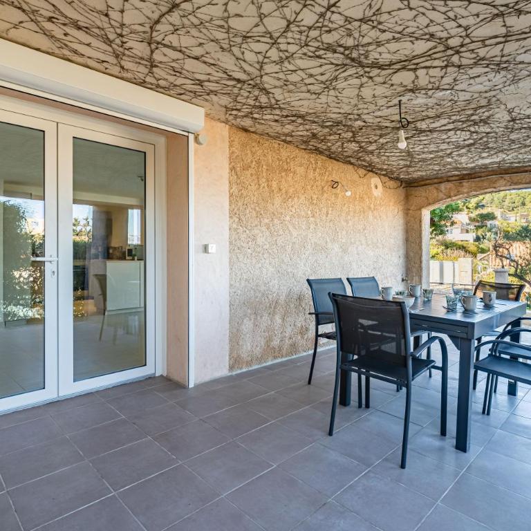Bas de villa refait à neuf, climatisation et terrasse vue mer - Appartamento - Piano Terra - 2