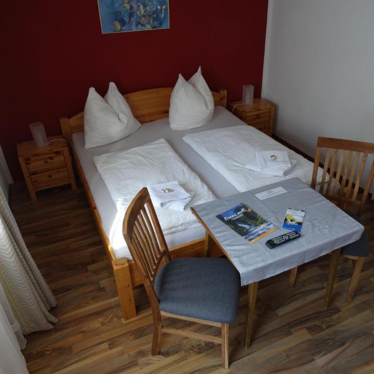 Gästehaus Posch - Doppelzimmer mit Balkon - 6