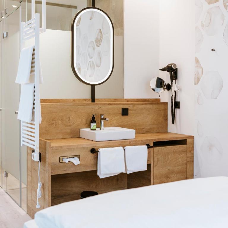 BEE GREEN Linz Self-Check-in-Hotel - Doppelzimmer - 5