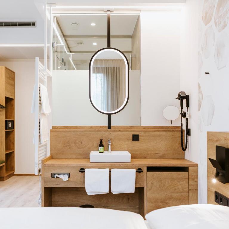 BEE GREEN Linz Self-Check-in-Hotel - Doppelzimmer - 9