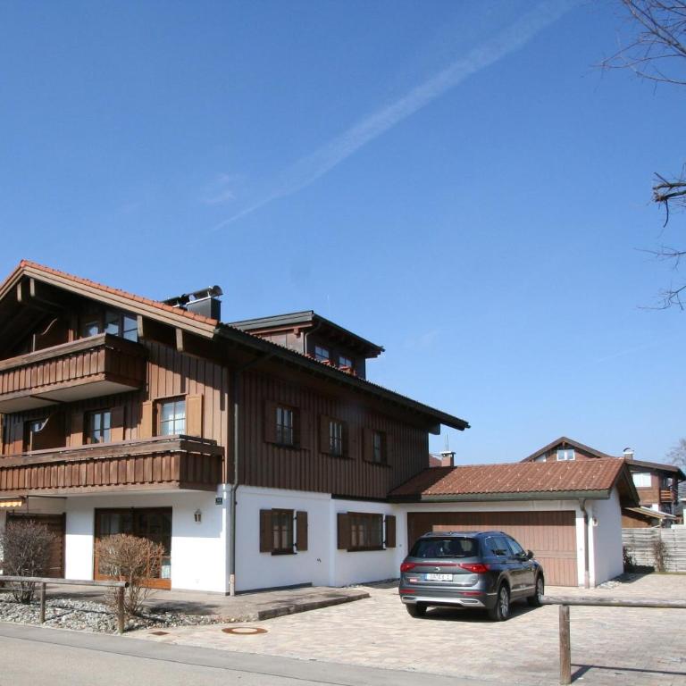 Alpenflair Ferienwohnungen Whg 404 - Haus mit 4 Schlafzimmern - 2