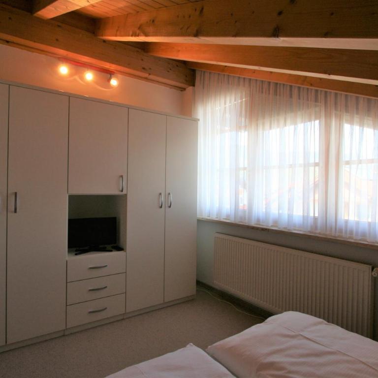 Alpenflair Ferienwohnungen Whg 404 - Haus mit 4 Schlafzimmern - 14