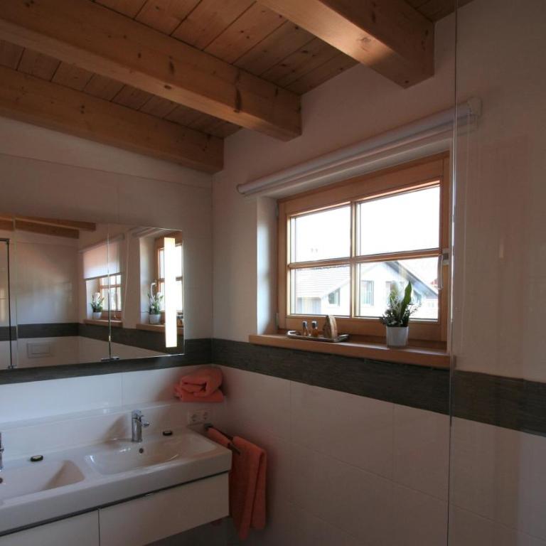 Alpenflair Ferienwohnungen Whg 404 - Haus mit 4 Schlafzimmern - 9