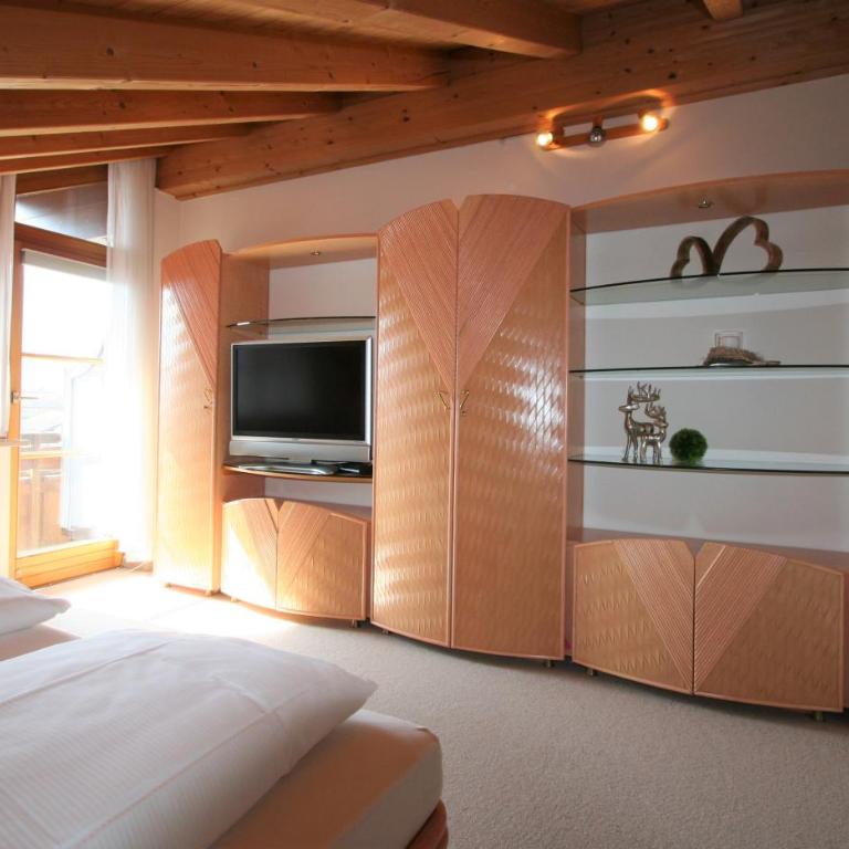 Alpenflair Ferienwohnungen Whg 404 - Haus mit 4 Schlafzimmern - 11