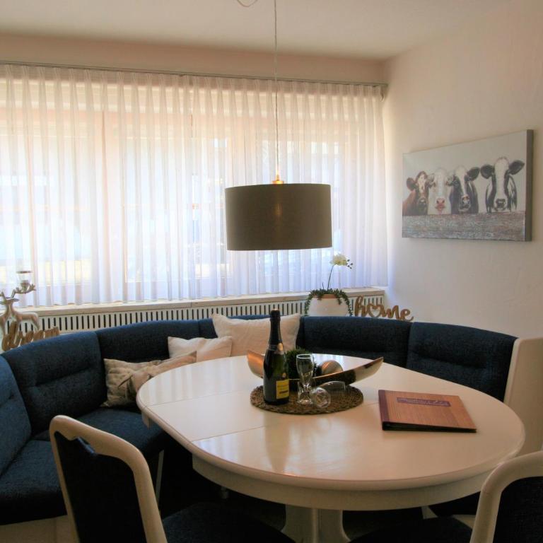 Alpenflair Ferienwohnungen Whg 404 - Haus mit 4 Schlafzimmern - 24