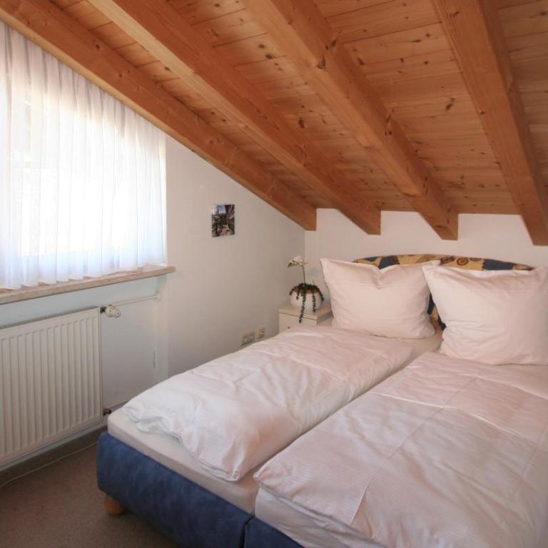 Alpenflair Ferienwohnungen Whg 404 - Haus mit 4 Schlafzimmern - 25