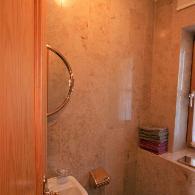 Alpenflair Ferienwohnungen Whg 404 - Haus mit 4 Schlafzimmern - 35