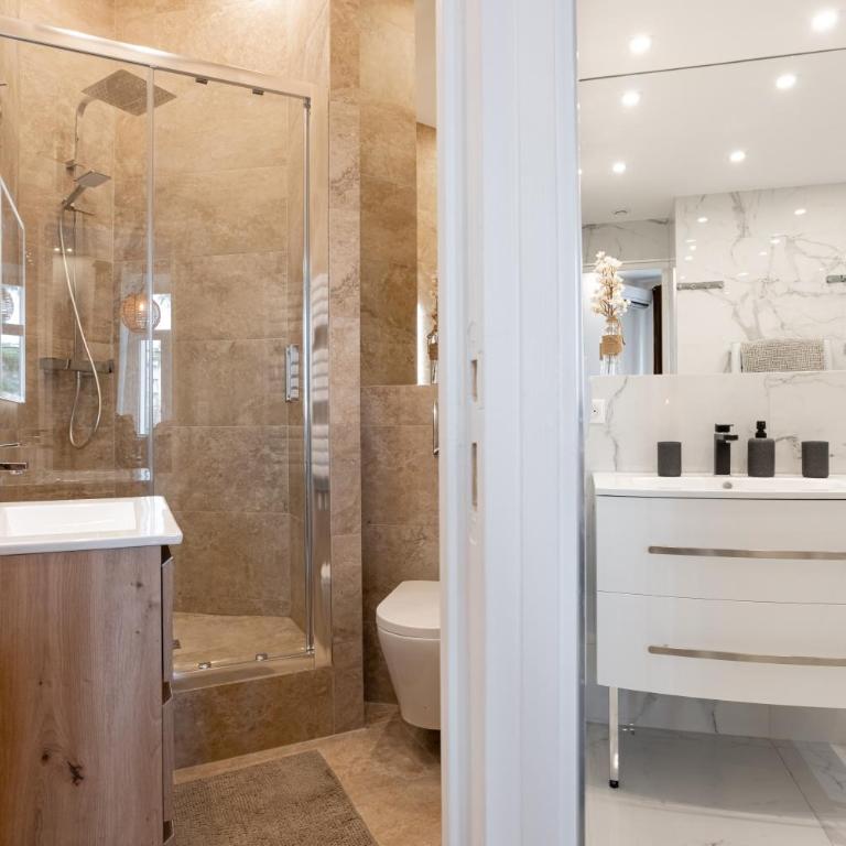 L'atelier des Artistes -Écrin de sérénité au coeur de Cannes - Balcon - Clim - Wifi - Appartamento con 3 Camere da Letto - 23