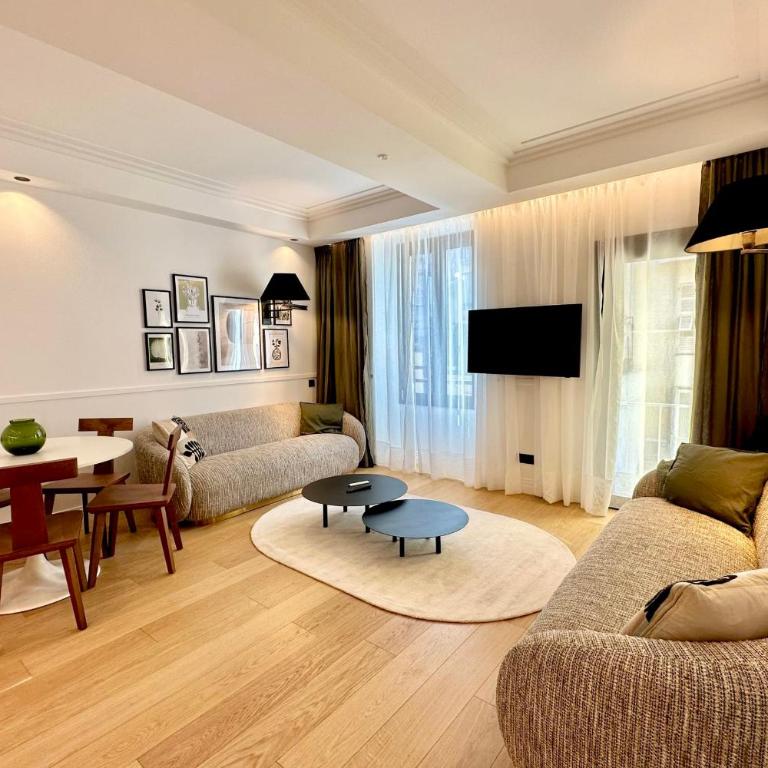 OPERA PROMENADE 4 Renovated 3 Bedrooms Balcony Sea View AC - Apartment with Sea View - 3