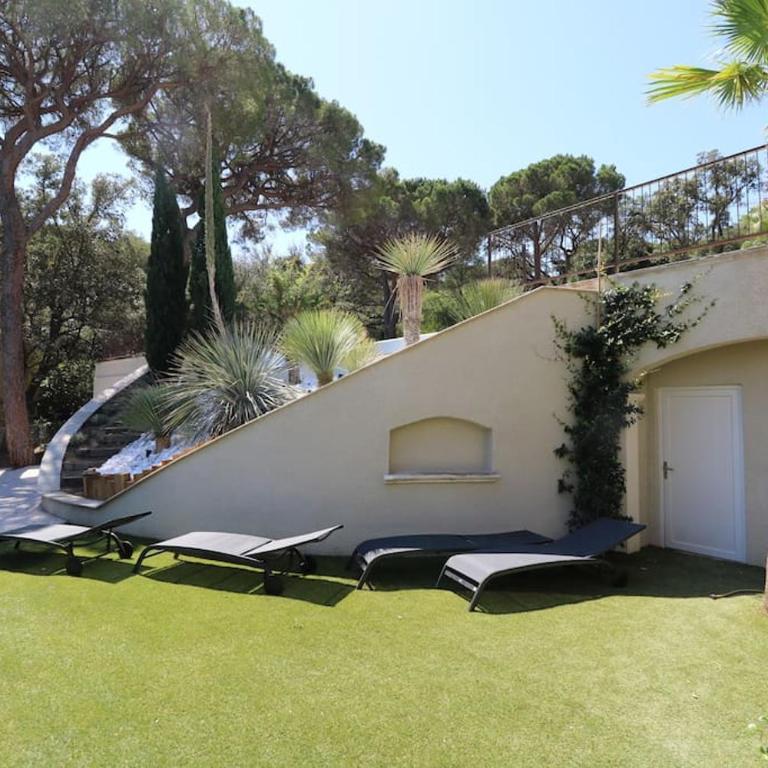 Magnifique Rez de jardin à 150 M de la mer - Three-Bedroom Apartment - 3