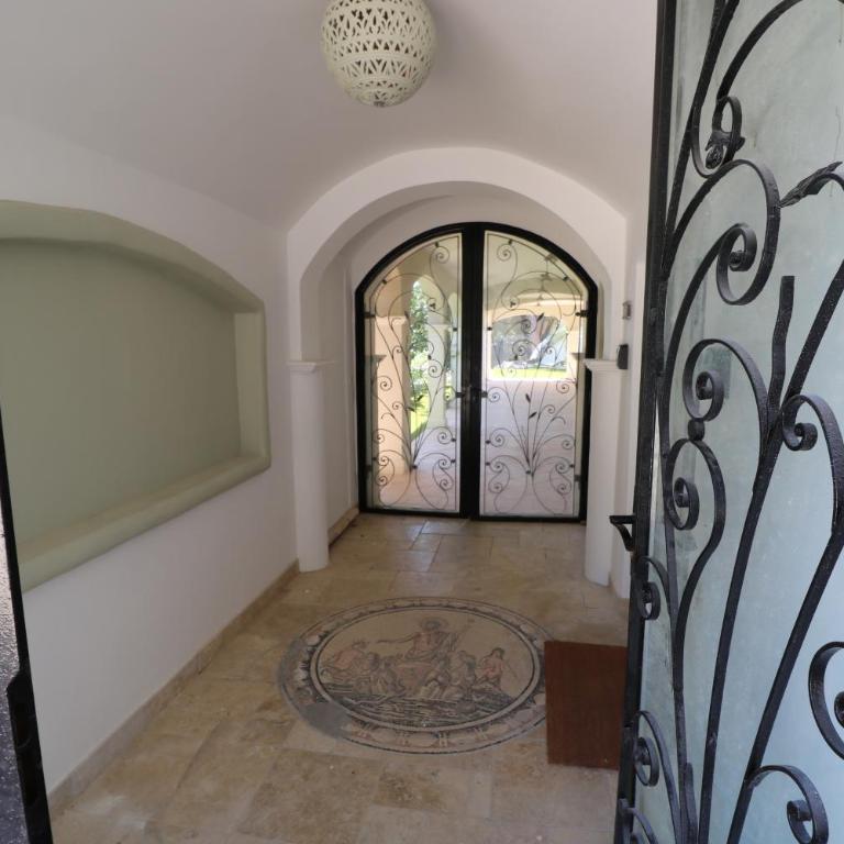 Magnifique Rez de jardin à 150 M de la mer - Three-Bedroom Apartment - 16