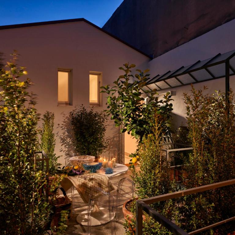 Right House - Indipendent in Characteristic Marina District - Two-Bedroom Apartment - 1
