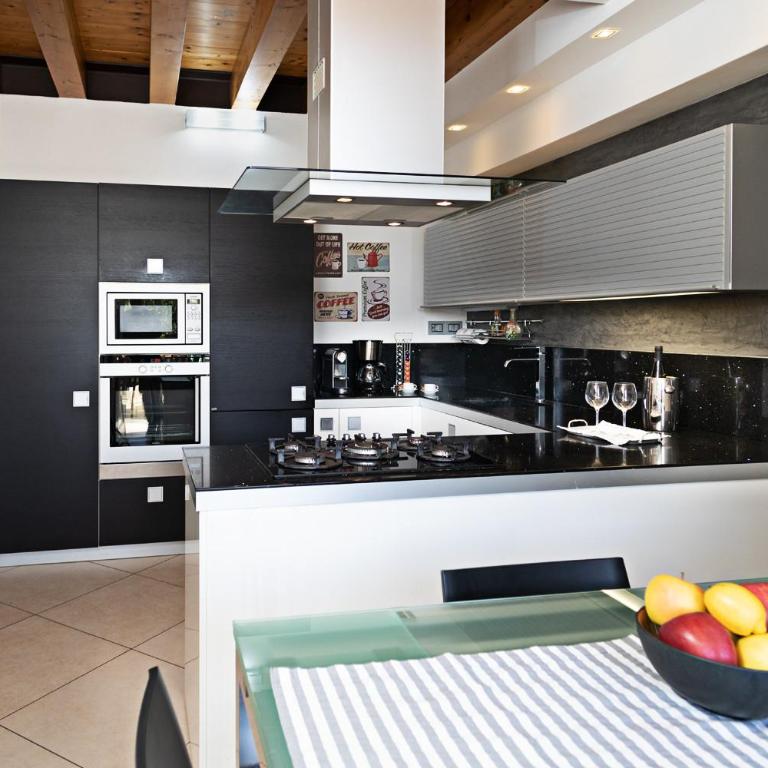 VILLA LOVE - Regarda Travel - Villa con Piscina Privata - 8