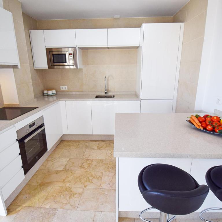 Penthouse 17A, Frigiliana 2 bedroom, Pool, Large Terrace and Amazing views in the center of Frigiliana HansOnHoliday Rentals - Apartamento de 2 dormitorios - 5