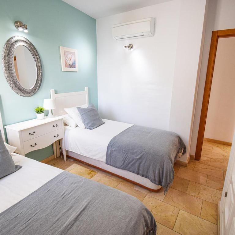 Penthouse 17A, Frigiliana 2 bedroom, Pool, Large Terrace and Amazing views in the center of Frigiliana HansOnHoliday Rentals - Apartamento de 2 dormitorios - 27
