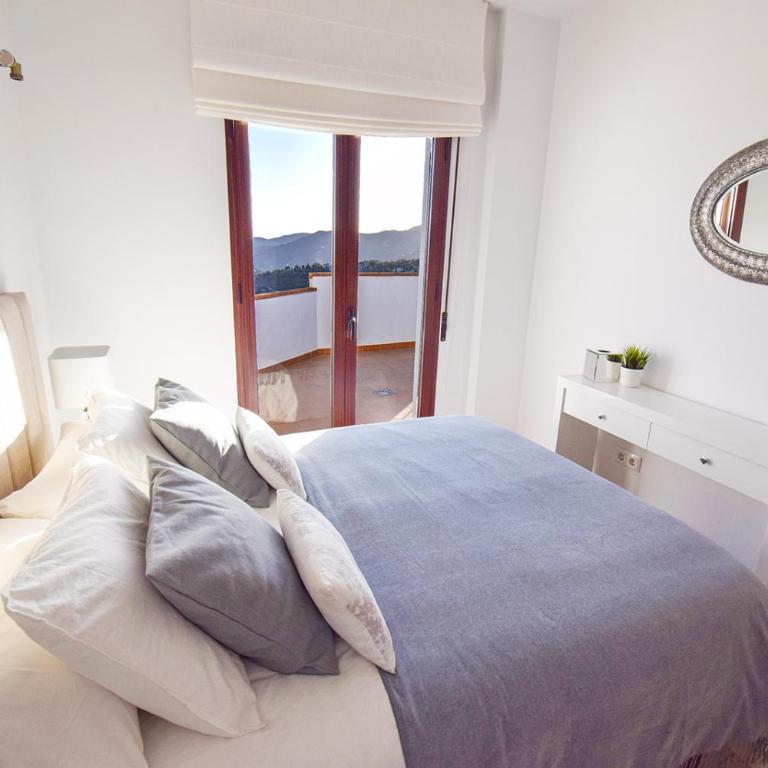 Penthouse 17A, Frigiliana 2 bedroom, Pool, Large Terrace and Amazing views in the center of Frigiliana HansOnHoliday Rentals - Apartamento de 2 dormitorios - 20