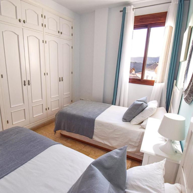 Penthouse 17A, Frigiliana 2 bedroom, Pool, Large Terrace and Amazing views in the center of Frigiliana HansOnHoliday Rentals - Apartamento de 2 dormitorios - 26