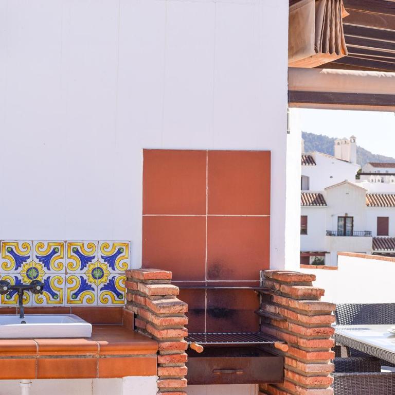 Penthouse 17A, Frigiliana 2 bedroom, Pool, Large Terrace and Amazing views in the center of Frigiliana HansOnHoliday Rentals - Apartamento de 2 dormitorios - 13